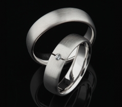 Eheringe mit Brillant